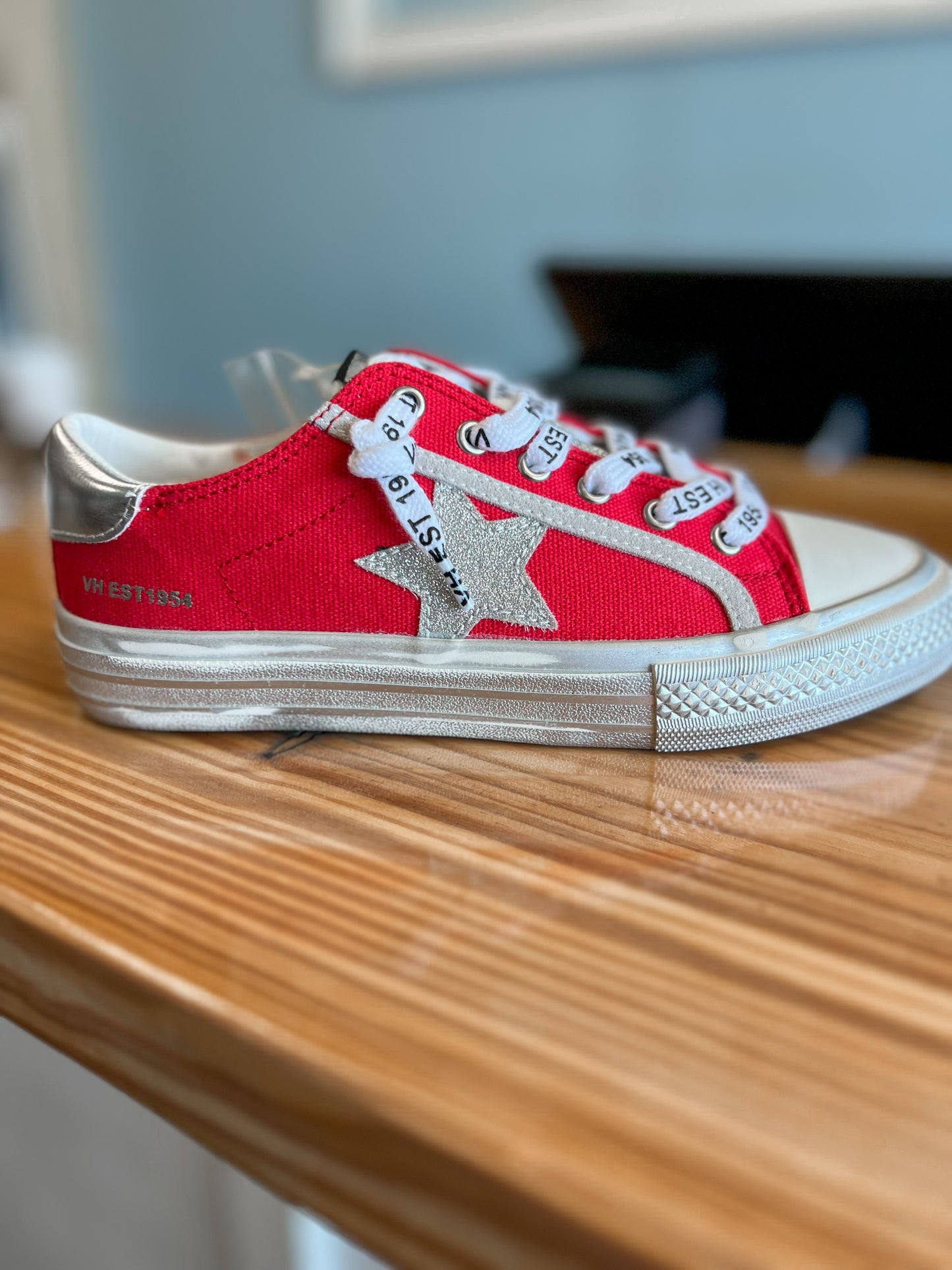 Alive 38 Red/Silver Shoe