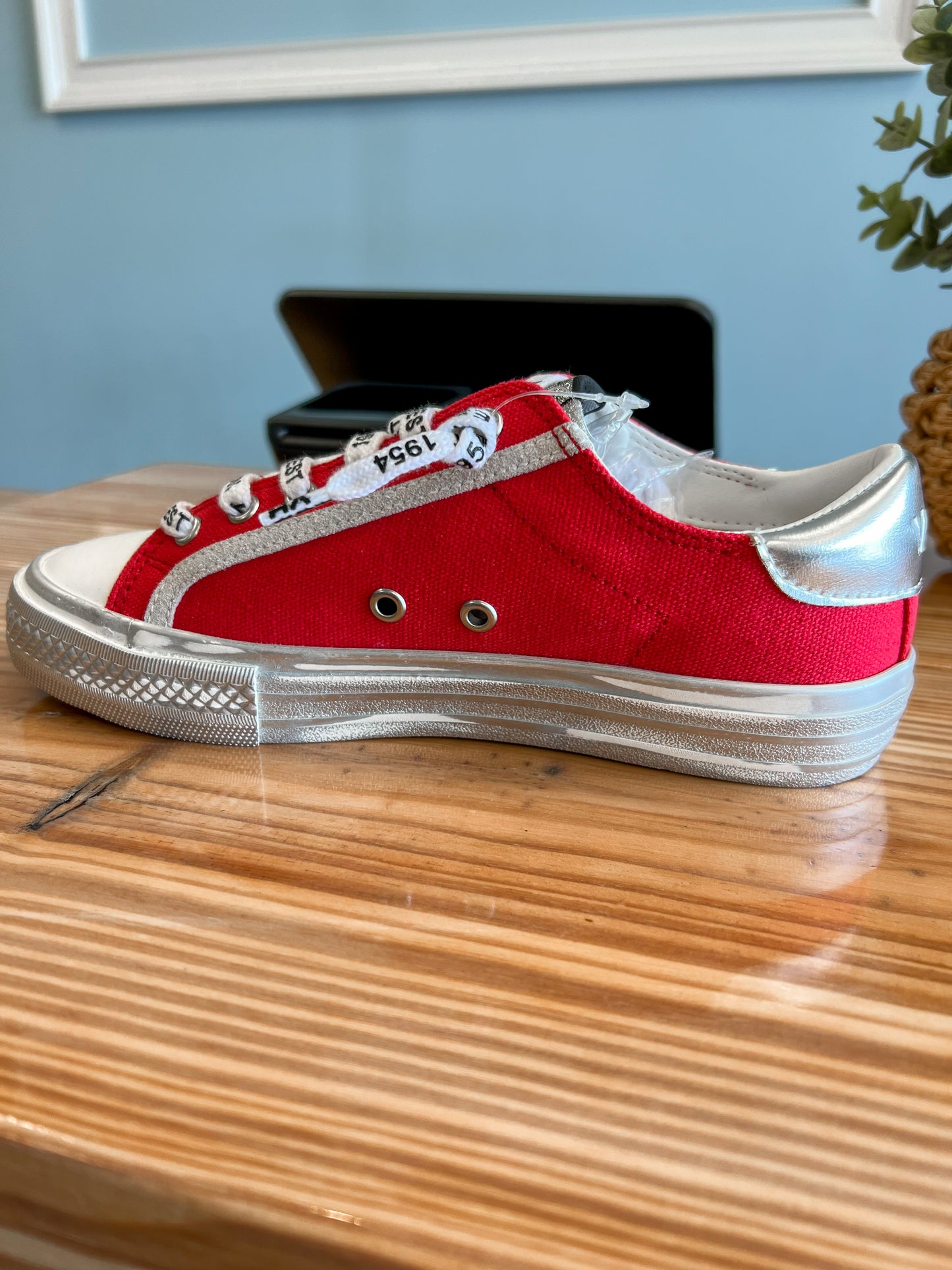 Alive 38 Red/Silver Shoe