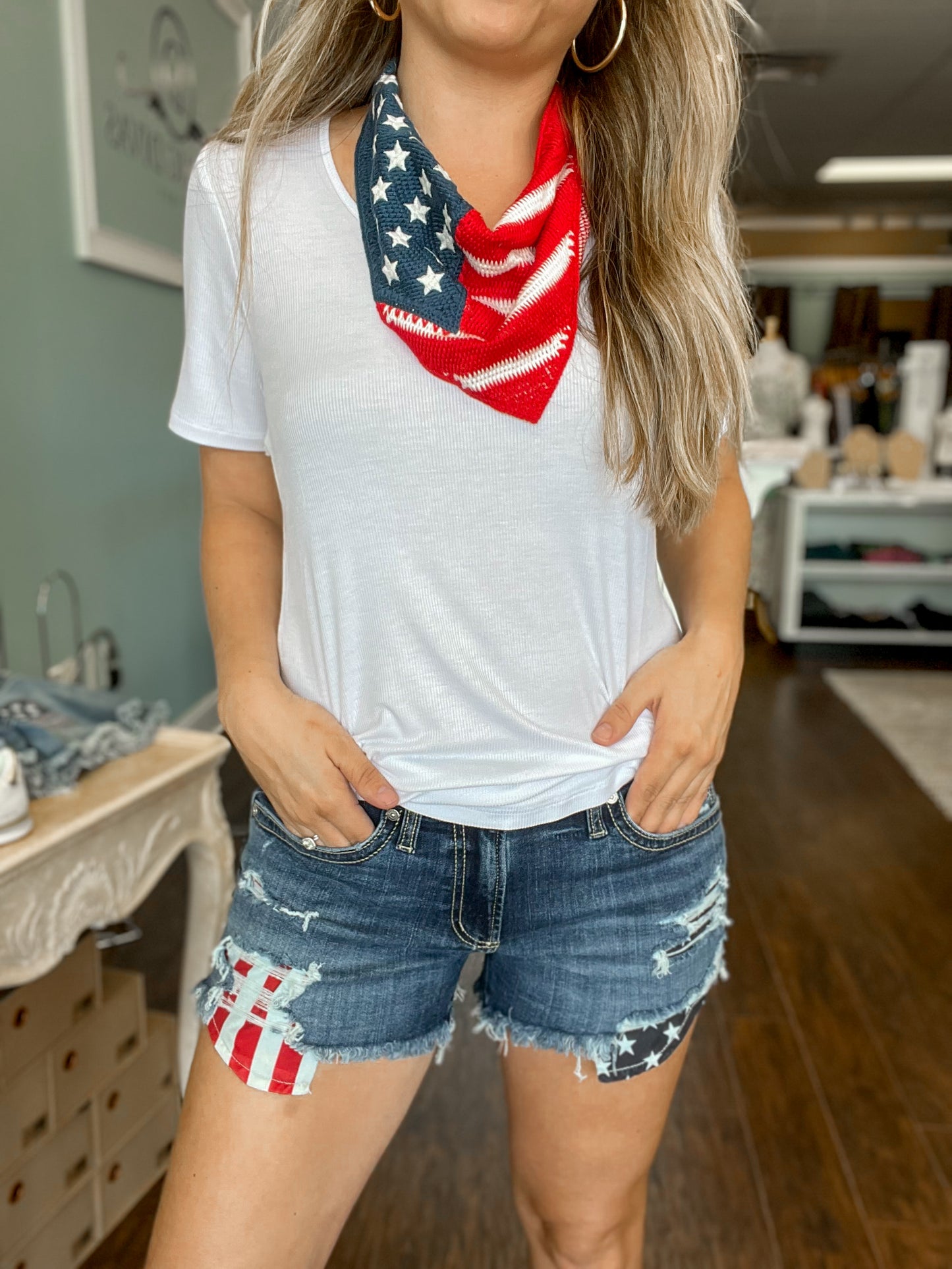 Boyfriend Flag Cut Off Short