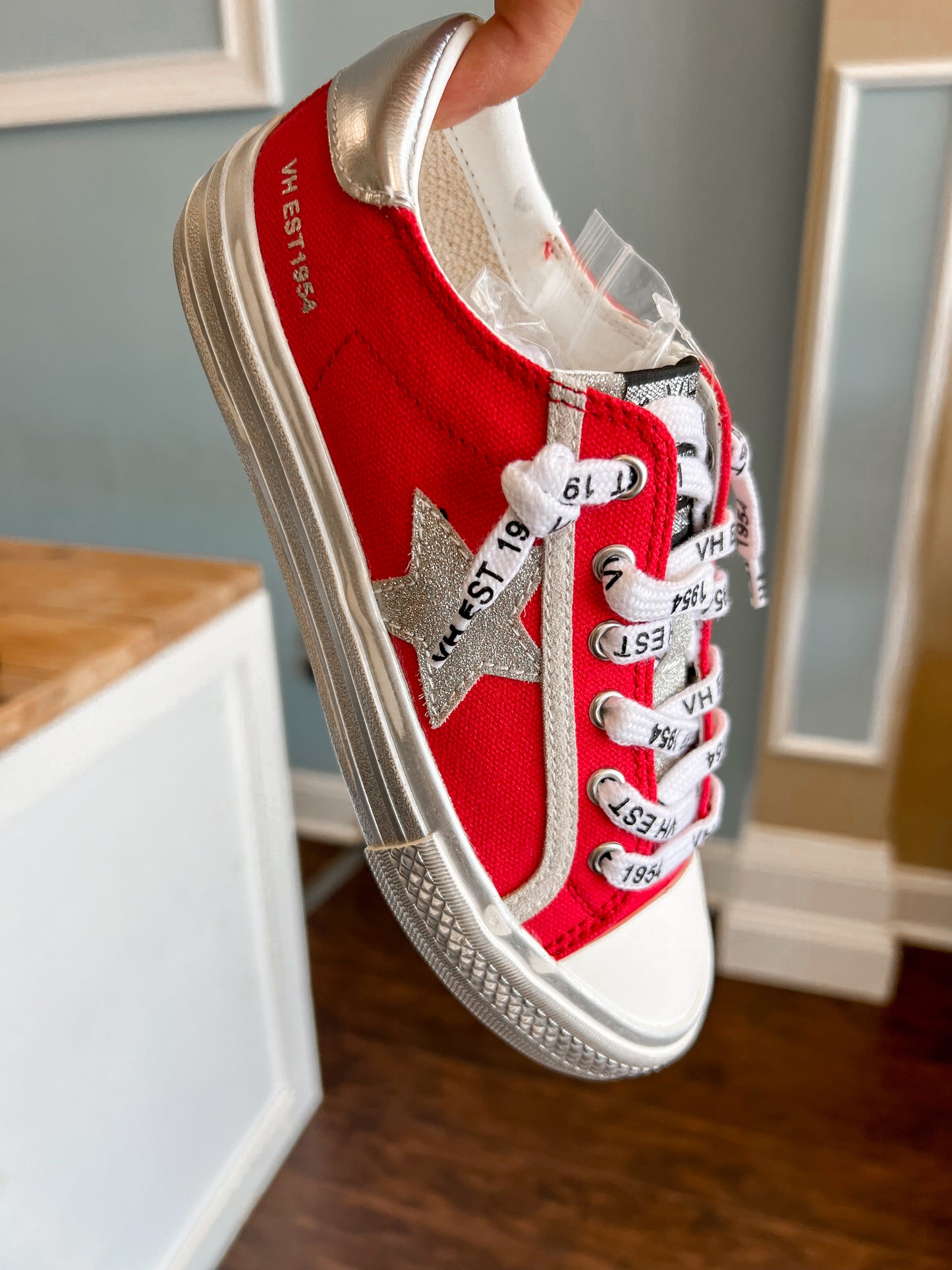 Alive 38 Red/Silver Shoe